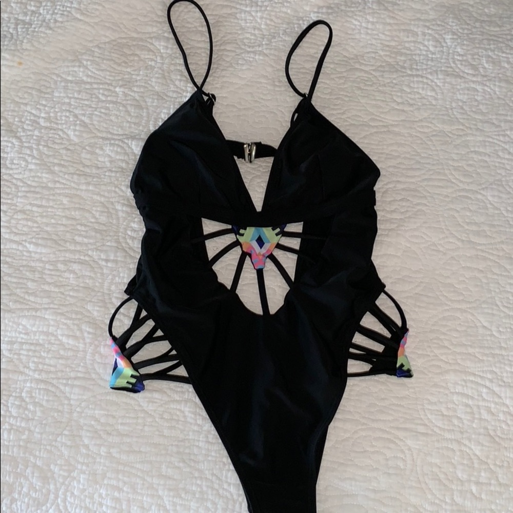 Hot Bathing Suit! 🔥